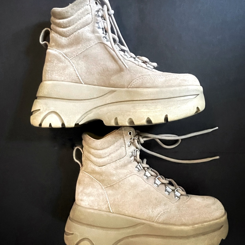 Aqua haly suede combat boots size 7.5